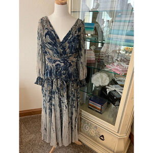 Women's Rene Ruiz Blue Beige Pleated V-Neck Midi Dress Size 12